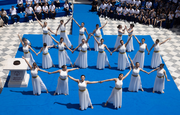 Χορόδραμα από τις Ιέρειες, αθλήτριες της Ρυθμικής Γυμναστικής των Special Olympics Hellas και τις αθλήτριες της Ομάδας «ΟΛΥΜΠΙΑΔΑ Θρακομακεδόνων»