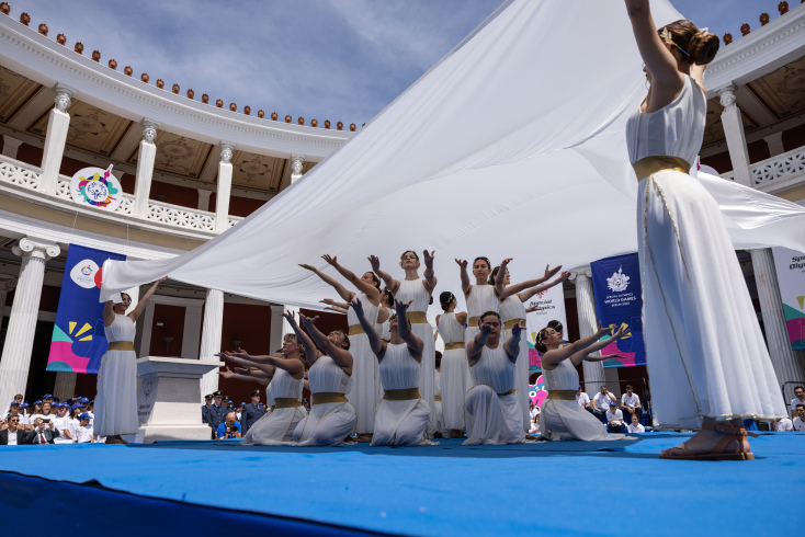 Χορόδραμα από τις Ιέρειες, αθλήτριες της Ρυθμικής Γυμναστικής των Special Olympics Hellas και τις αθλήτριες της Ομάδας «ΟΛΥΜΠΙΑΔΑ Θρακομακεδόνων»