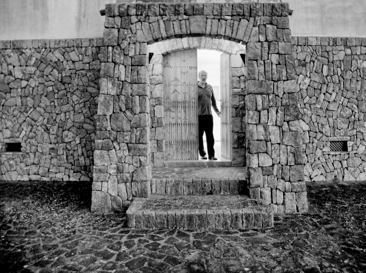 Stephan Micus - Συνέντευξη: Ο γερμανός πολυοργανίστας μιλάει για τη μουσική, το νέο του άλμπουμ «Thunder», τις αναμνήσεις και την έμπνευσή του από την Ελλάδα.