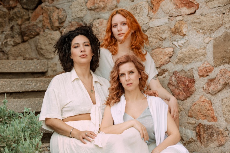 Α Τribute to Leonard Cohen με τη Nalyssa Green, τη Sugahspank και την Lou is στον Κήπο του Μεγάρου, το Σάββατο 1 Ιουλίου