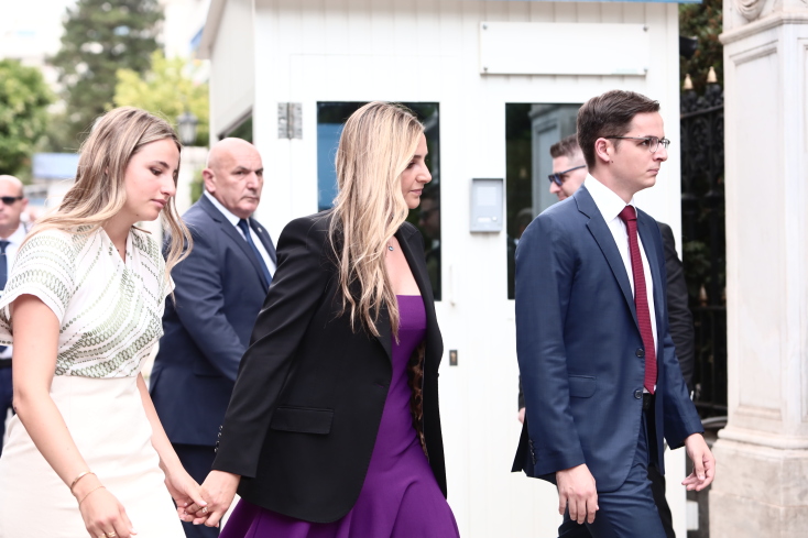 O Πίνατ επιστρέφει στο Μέγαρο Μαξίμου (εικόνα)