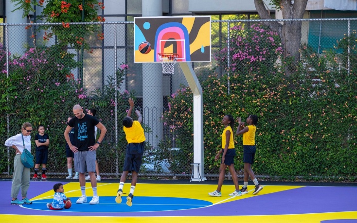 Δήμος Αθηναίων: Ανακαινίστηκαν πλήρως δύο ανοιχτά γήπεδα μπάσκετ στα Πατήσια