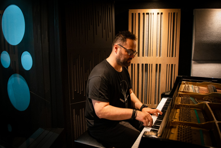 Επίσκεψη στο Studio Nikta: Ο μουσικός παραγωγός Τάσος Κατσούλης μιλά για τη διαδικασία ηχογράφησης, την παραγωγή και την ολοκλήρωση ενός άλμπουμ