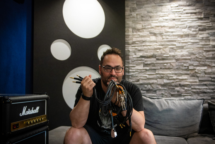 Επίσκεψη στο Studio Nikta: Ο μουσικός παραγωγός Τάσος Κατσούλης μιλά για τη διαδικασία ηχογράφησης, την παραγωγή και την ολοκλήρωση ενός άλμπουμ