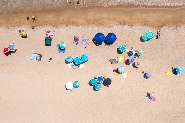 Η Ελλάδα στο top-10 προορισμών τουρισμού και στο top-5 των μεσογειακών προορισμών στις κύριες αγορές - Αυξημένο ενδιαφέρον από Ελβετία, Ιταλία και Αυστρία.