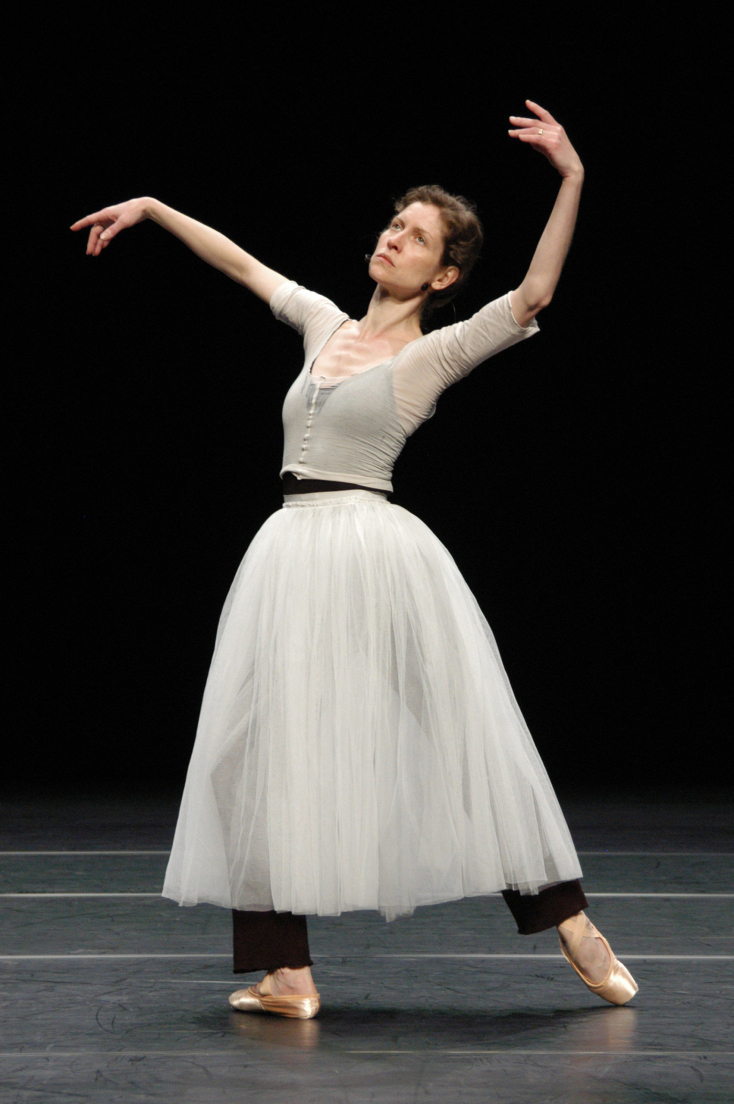 Από το αυτο-βιο-χορο-γραφικό έργο "Jerome Bel"