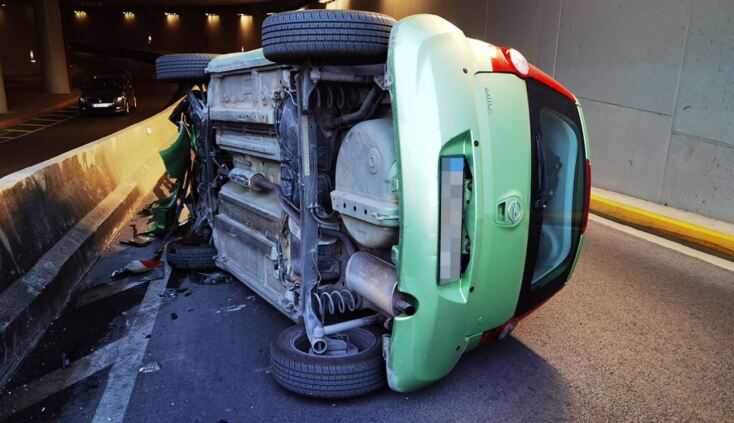 Τροχαίο στη Νέα Φιλαδέλφεια με έναν τραυματία - Ντελαπάρισε αυτοκίνητο