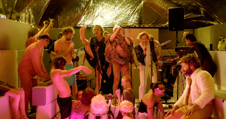 Liam Gillick & Gelatin, "Βρωμερή Αυγή"