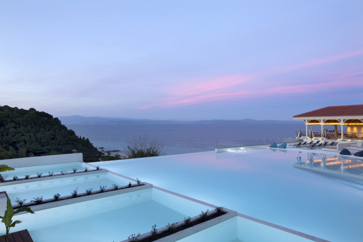 Cora Hotel & Spa Resort: Το μέρος στη Χαλκιδική που μπορείς να ζήσεις μαγικές στιγμές