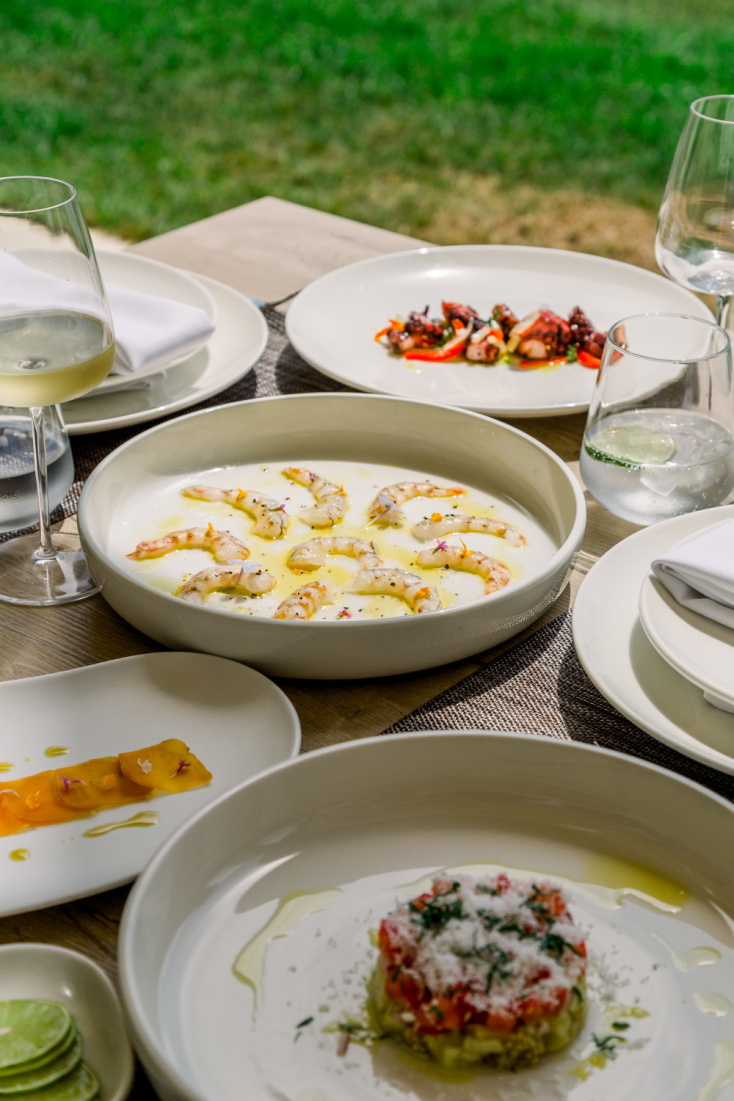 Kyma: Το εστιατόριο στη Σιθωνία και φέτος έτοιμο και φέτος να μας ταξιδέψει στον γαστρονομικό πλούτο της χώρας μας.