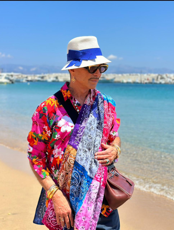 Η Σίκινος του Λάκη Γαβαλά