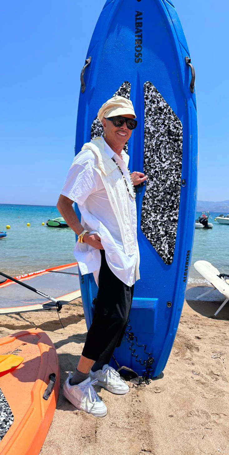 Η Σίκινος του Λάκη Γαβαλά