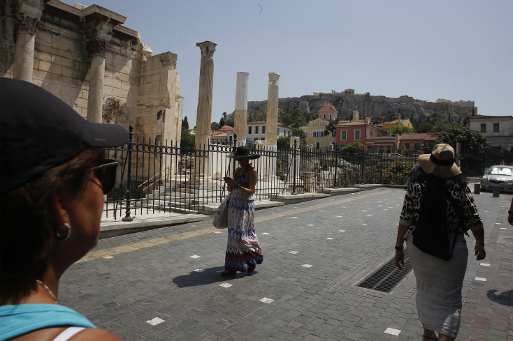 Έφτασε τους 44 βαθμούς η θερμοκρασία - Χαμός στις παραλίες