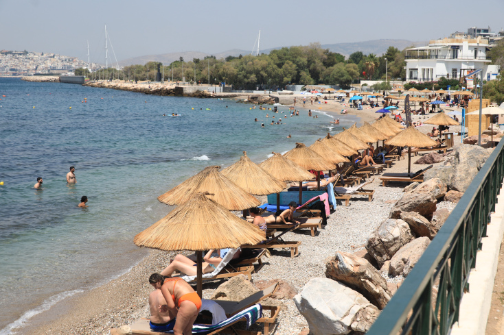 Έφτασε τους 44 βαθμούς η θερμοκρασία - Χαμός στις παραλίες