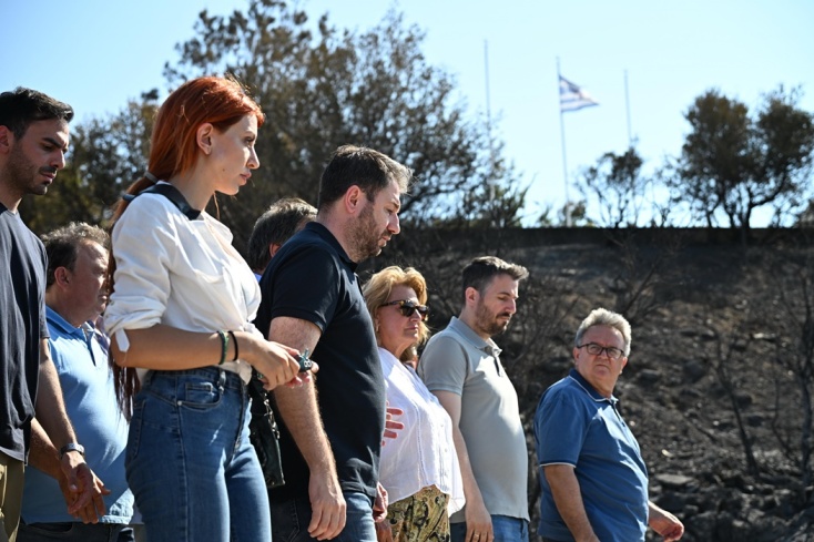 Ο Νίκος Ανδρουλάκης στις πληγείσες περιοχές του δήμου Σαρωνικού