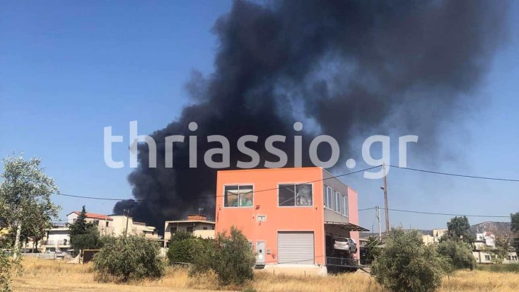 Φωτιά κοντά σε εργοστάσιο στον Ασπρόπυργο - Μήνυμα από το 112