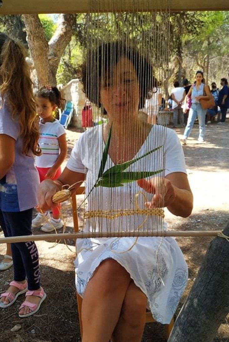 Βιωματικές Δράσεις Υφαντουργίας μέσα στο Δάσος: Εργαστήρι Ύφανσης Σοφία Τσουρινάκη