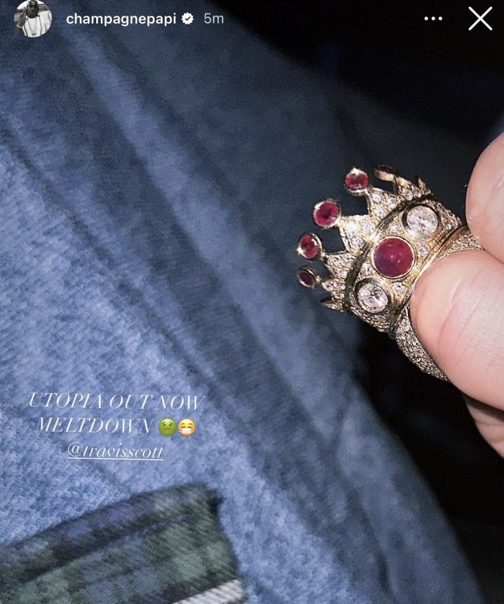 Ο Drake ήταν αυτός που αγόρασε το χρυσό δαχτυλίδι του Tupac