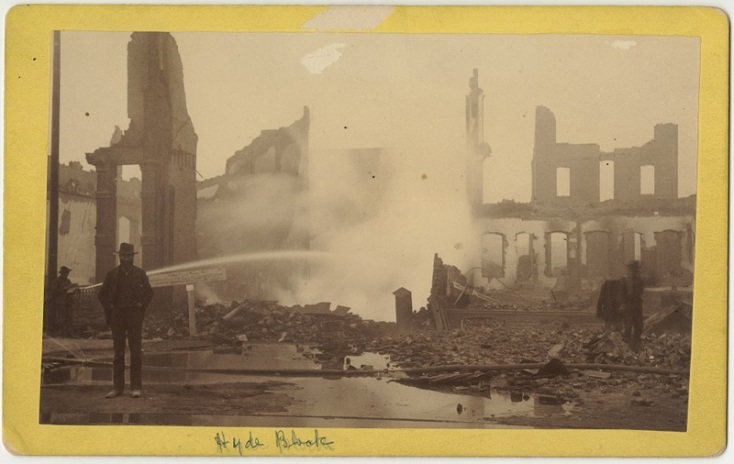 Σαν σήμερα 4 Αυγούστου: Η Μεγάλη Πυρκαγιά του Σποκέιν στην Ουάσινγκτον - Η ολοκληρωτική καταστροφή του εμπορικού κέντρου και η ταχεία ανοικοδόμηση.