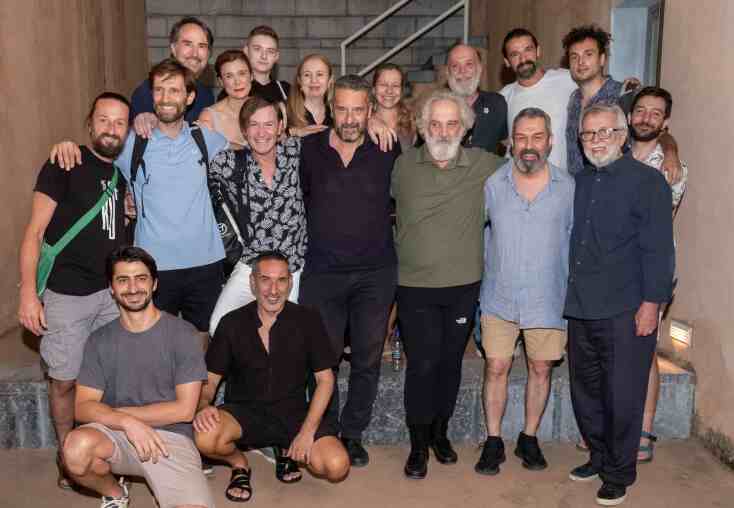 "Οιδίπους επί Κολωνώ": ο σκηνοθέτης και η ομάδα της παράστασης