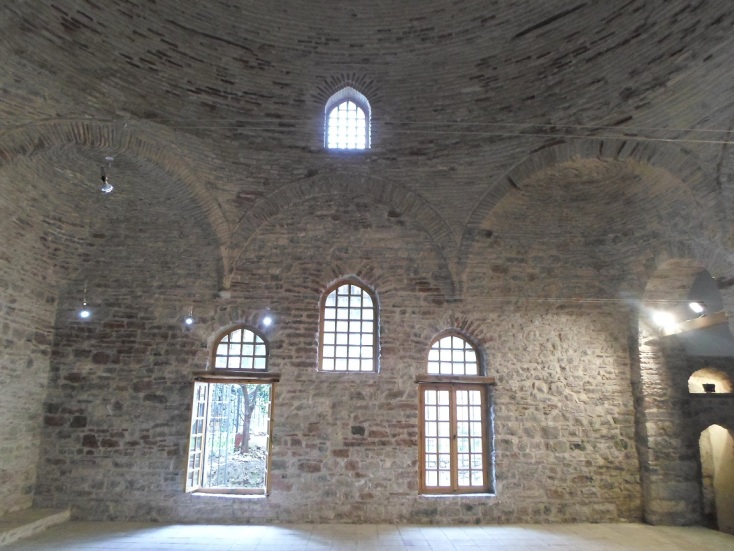 Εγκαίνια περιοδικής εικαστικής έκθεσης του Γιάννη Αδαμάκη στο Φετιχιέ Τζαμί Ναυπάκτου από την υπουργό Πολιτισμού Λίνα Μενδώνη