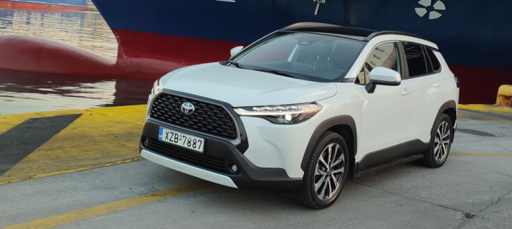 Toyota Corolla Cross: Η SUV έκδοση του παγκόσμιου best seller έχει απαντήσεις σε όλα σου τα «θέλω».