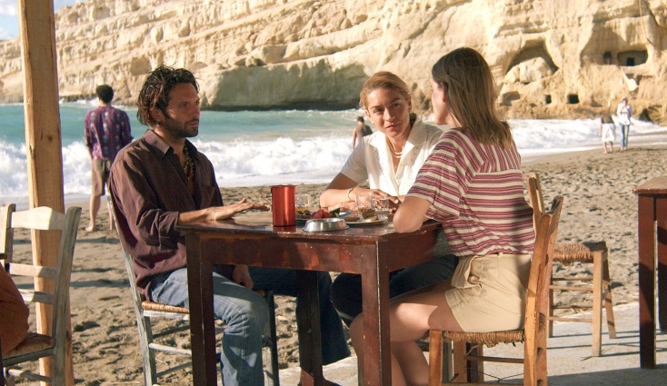 «Η παραλία»: Φωτογραφίες στα Μάταλα από τα γυρίσματα της νέας σειράς της ΕΡΤ - Γνωρίστε τους πρωταγωνιστικούς ρόλους και την υπόθεση.