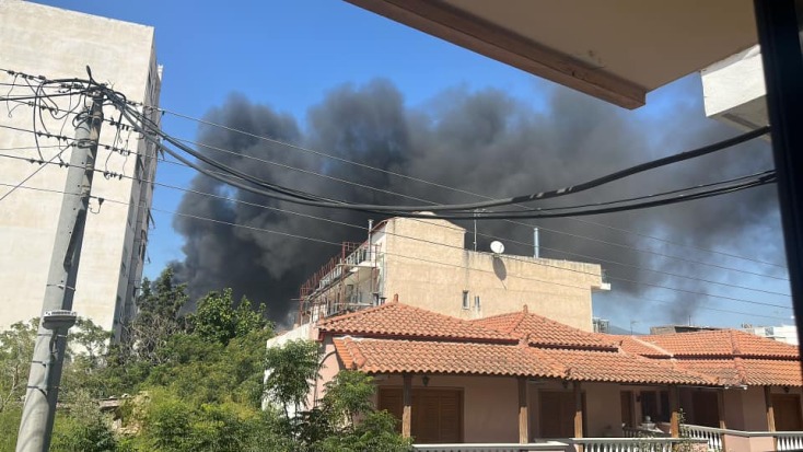 Φωτιά σε μάντρα οχημάτων στον Ασπρόπυργο