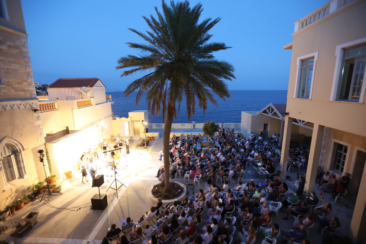 H συναυλία στο προαύλιο του Ησυχαστηρίου «Παναγίατης Ελπίδος» της Ιεράς Μονής των Αδελφών του Ελέους στην Ερμούπολη