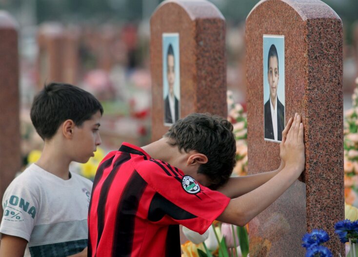 Σαν σήμερα 1 Σεπτεμβρίου: Το 2004, η σφαγή στο Μπεσλάν - Η μεγαλύτερη τρομοκρατική επίθεση σε ρωσικό έδαφος και η ομηρία που κατέληξε σε εκατόμβη νεκρών.