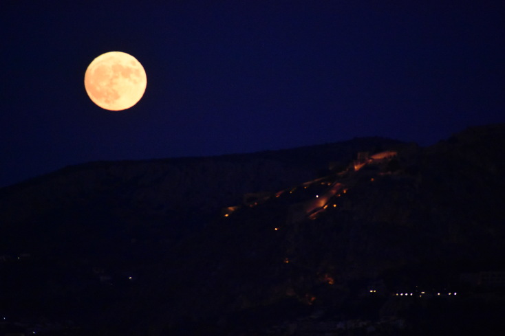 Η δεύτερη Πανσέληνος του Αυγούστου 2023 από το Ναύπλιο