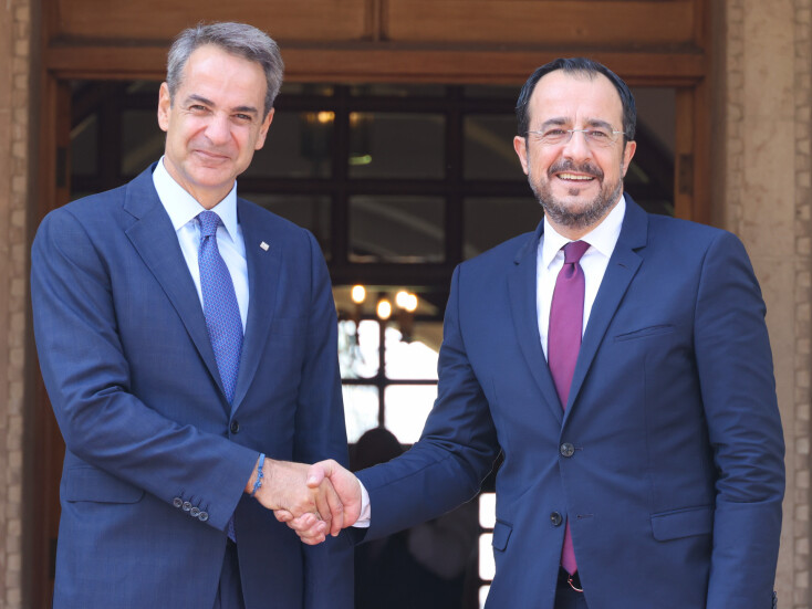 Τον πρωθυπουργό της Ελλάδας Κυριάκο Μητσοτάκη υποδέχθηκε ο Πρόεδρος της Δημοκρατίας Νίκος Χριστοδουλίδης