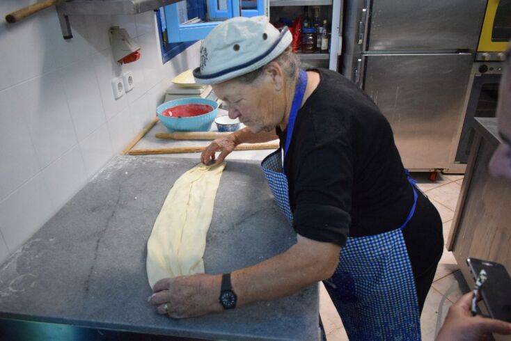 Τα μυστικά της σκοπελίτικης τυρόπιτας από την κυρά Κατίνα