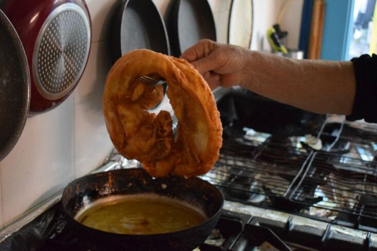 Τα μυστικά της σκοπελίτικης τυρόπιτας από την κυρά Κατίνα