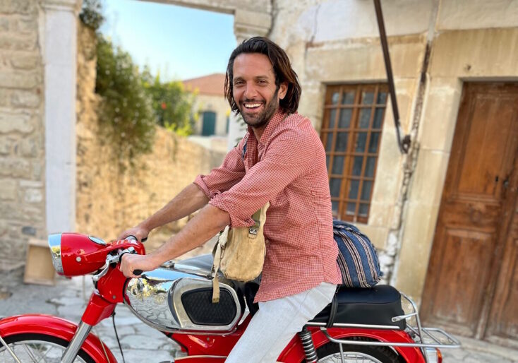 Ο Δημήτρης Μοθωναίος ως «Χάρι Πιρς»