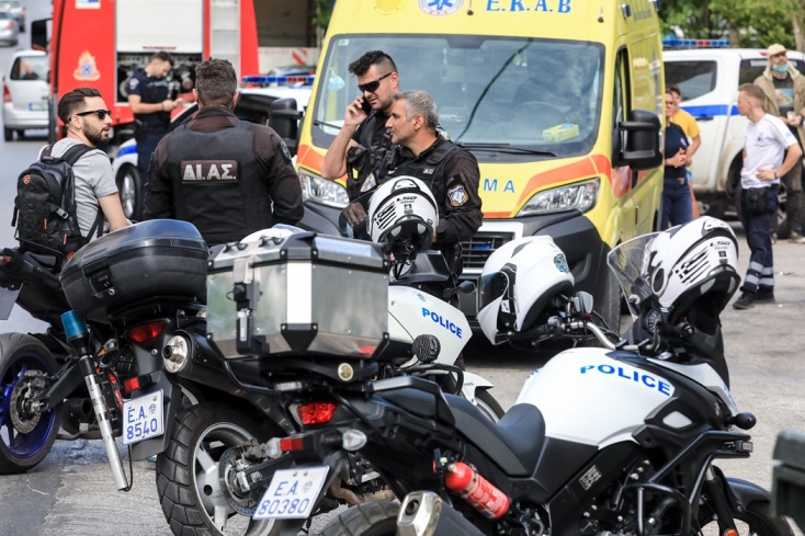 Ταμπουρωμένος άνδρας σε σπίτι στον Νέο Κόσμο