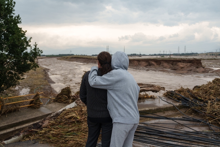Σε υδάτινο κλοιό η Λάρισα: Χωράφια έχουν βουλιάξει, κάτοικοι και ζώα στο έλεος της κακοκαιρίας (εικόνες)