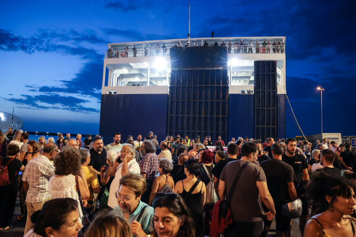 Με καθυστέρηση περίπου έξι ωρών απέπλευσε το Blue Horizon από το Ηράκλειο
