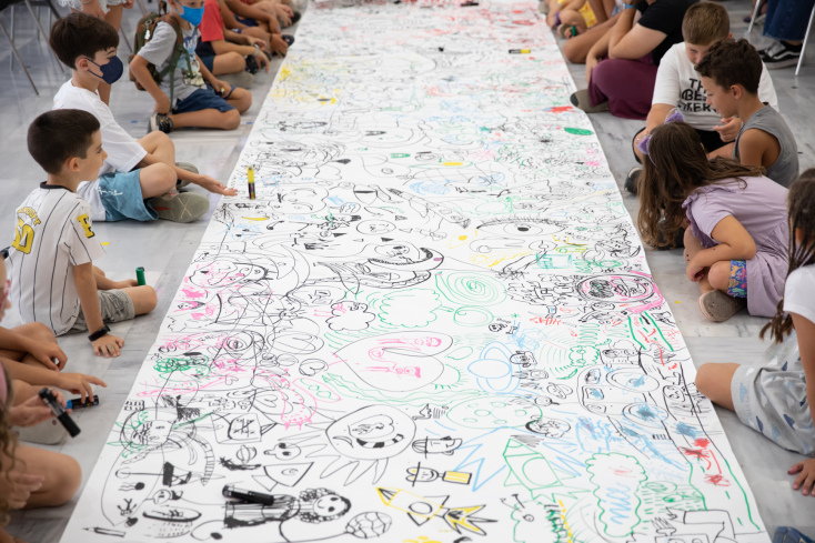 Δημιουργώντας ένα έργο με graffiti/doodling στο 1ο Cycladic Kids Festival