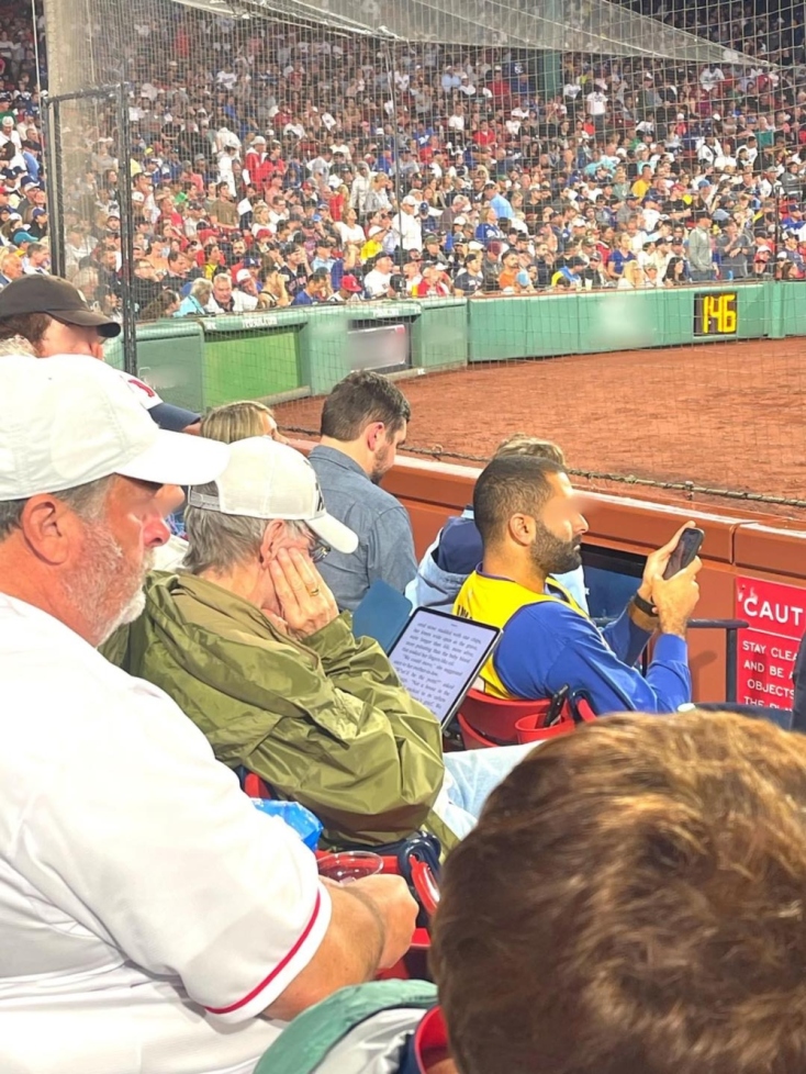 Διαβάζοντας παντού: Ένα βασιλικό παράδειγμα