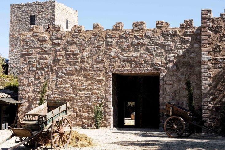 Σκηνικά από τη Μάγισσα