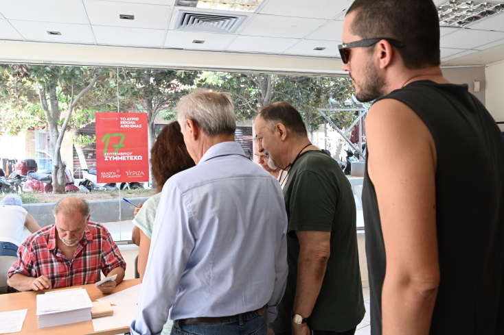 Στιγμιότυπα από τη σημερινή εσωκομματική εκλογική διαδικασία ανάδειξης προέδρου ΣΥΡΙΖΑ