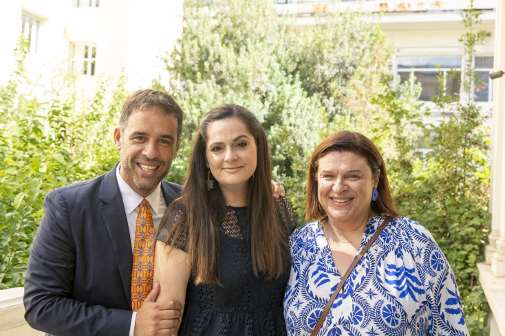 Ο Βασίλης Κ. Καραμητσάνης, η Δρ. Ελένη Δουνδουλάκη, η Μαρία Ανεστοπούλου στην παρουσίαση του προγράμματος