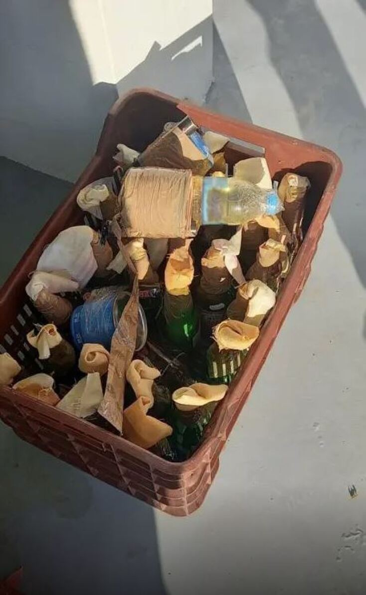 Βρέθηκαν 53 μολότοφ και 4 εμπρηστικοί μηχανισμοί στον Ασπρόπυργο