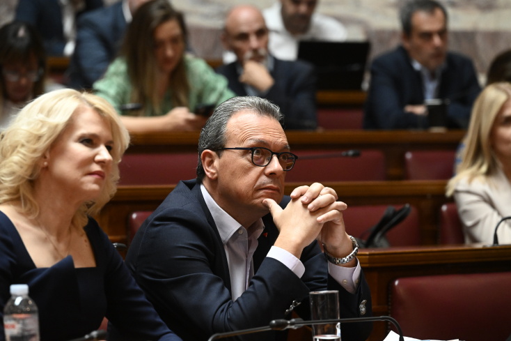Στιγμιότυπα από τη συνεδρίαση της ΚΟ του ΣΥΡΙΖΑ στη Βουλή