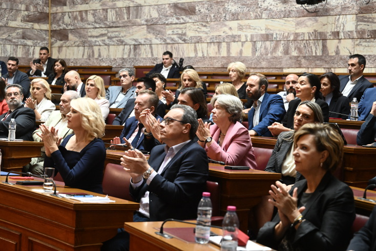 Στιγμιότυπα από τη συνεδρίαση της ΚΟ του ΣΥΡΙΖΑ στη Βουλή