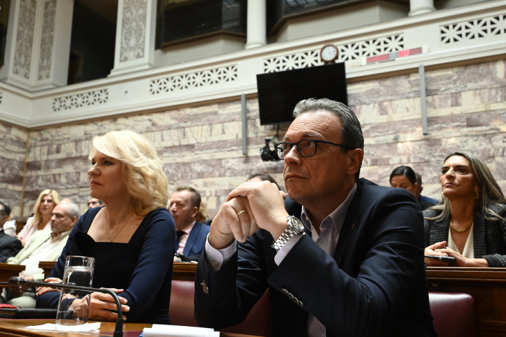 Στιγμιότυπα από τη συνεδρίαση της ΚΟ του ΣΥΡΙΖΑ στη Βουλή