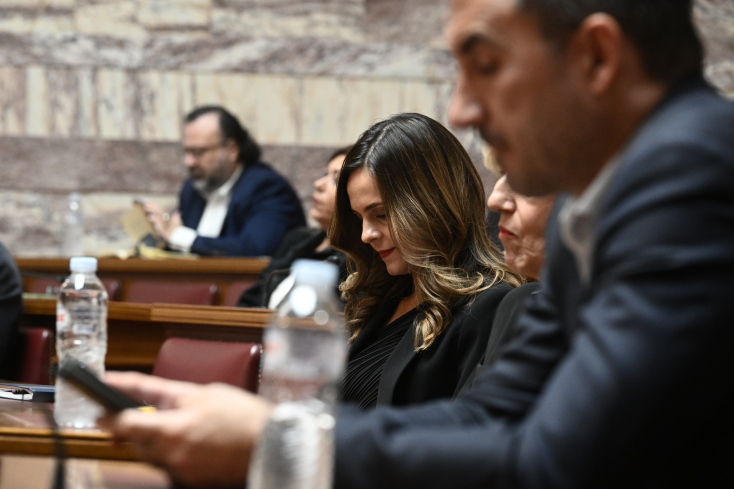 Στιγμιότυπα από τη συνεδρίαση της ΚΟ του ΣΥΡΙΖΑ στη Βουλή