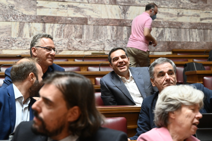 Στιγμιότυπα από τη συνεδρίαση της ΚΟ του ΣΥΡΙΖΑ στη Βουλή