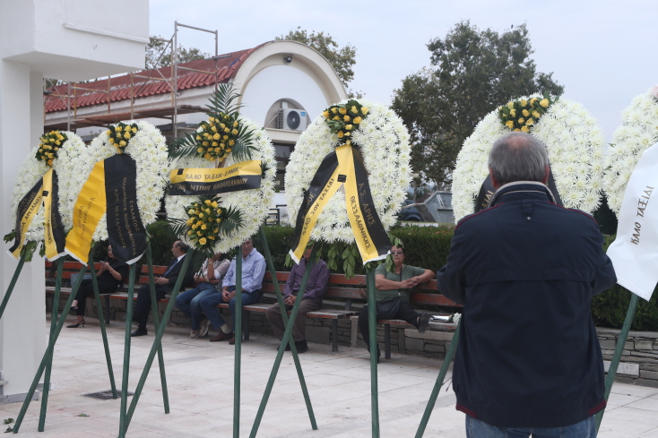 Συγκίνηση στο τελευταίο «αντίο» στον Γιάννη Ιωαννίδη